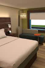 Hotel Holiday Inn Express & Suites Bryan photo 1