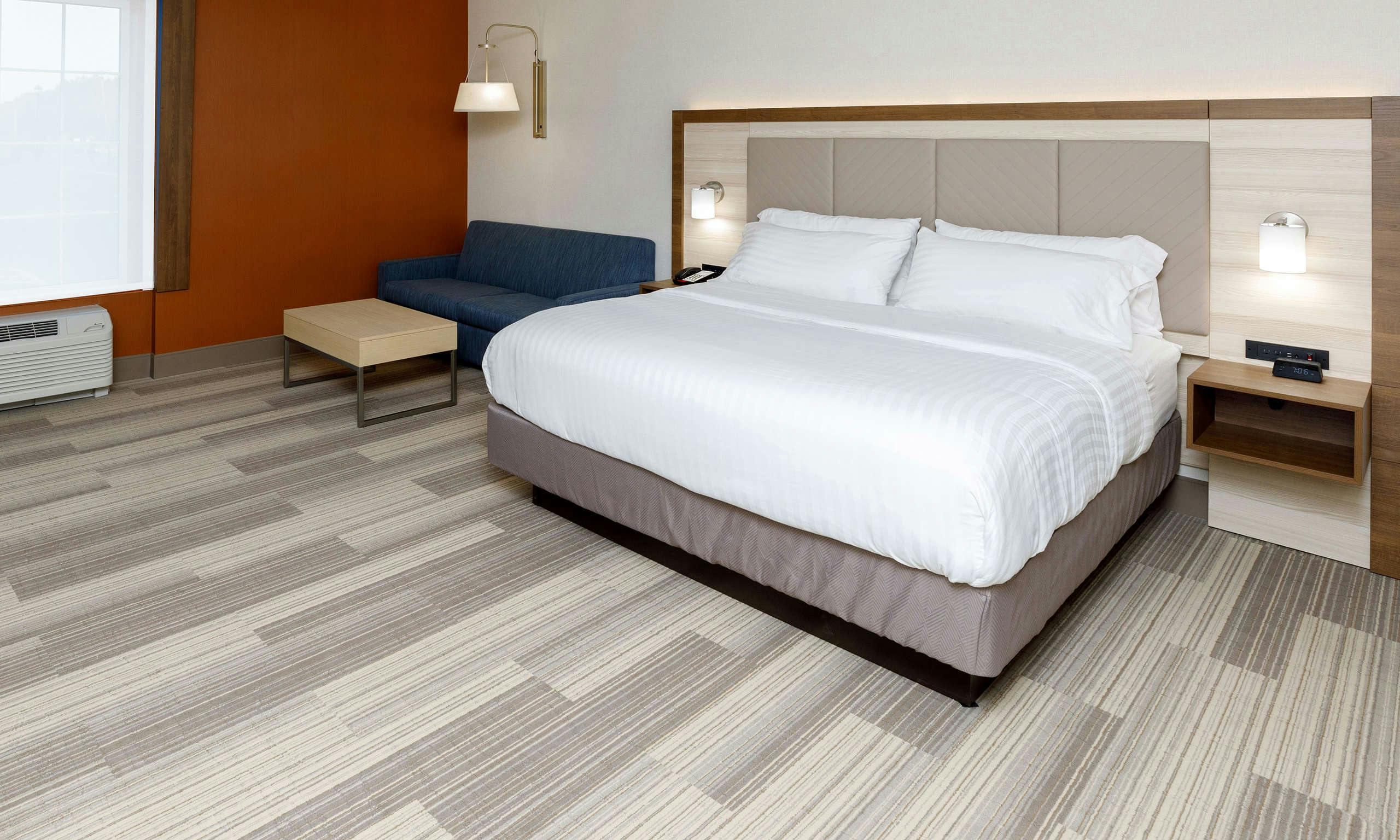 Holiday Inn Express & Suites Sturbridge