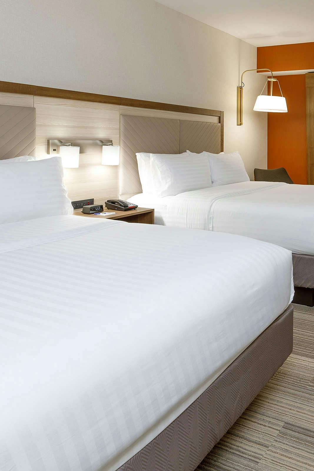 Hotel Holiday Inn Express & Suites Sturbridge photo 2