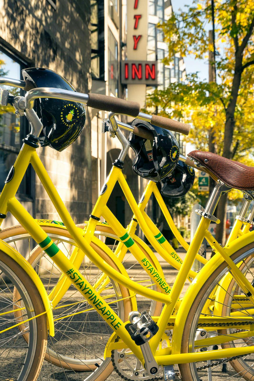 Hotel Staypineapple at University Inn photo 2