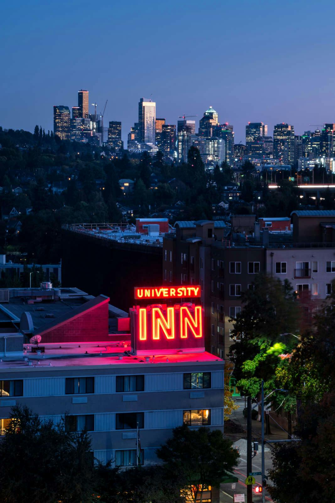 Staypineapple at University Inn