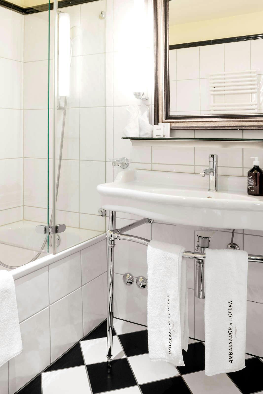 Hotel Small Luxury Hotel Ambassador Zurich photo 3