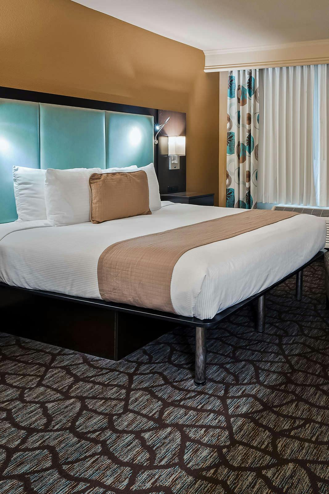 Hotel Best Western Plus Oceanside Palms photo 1