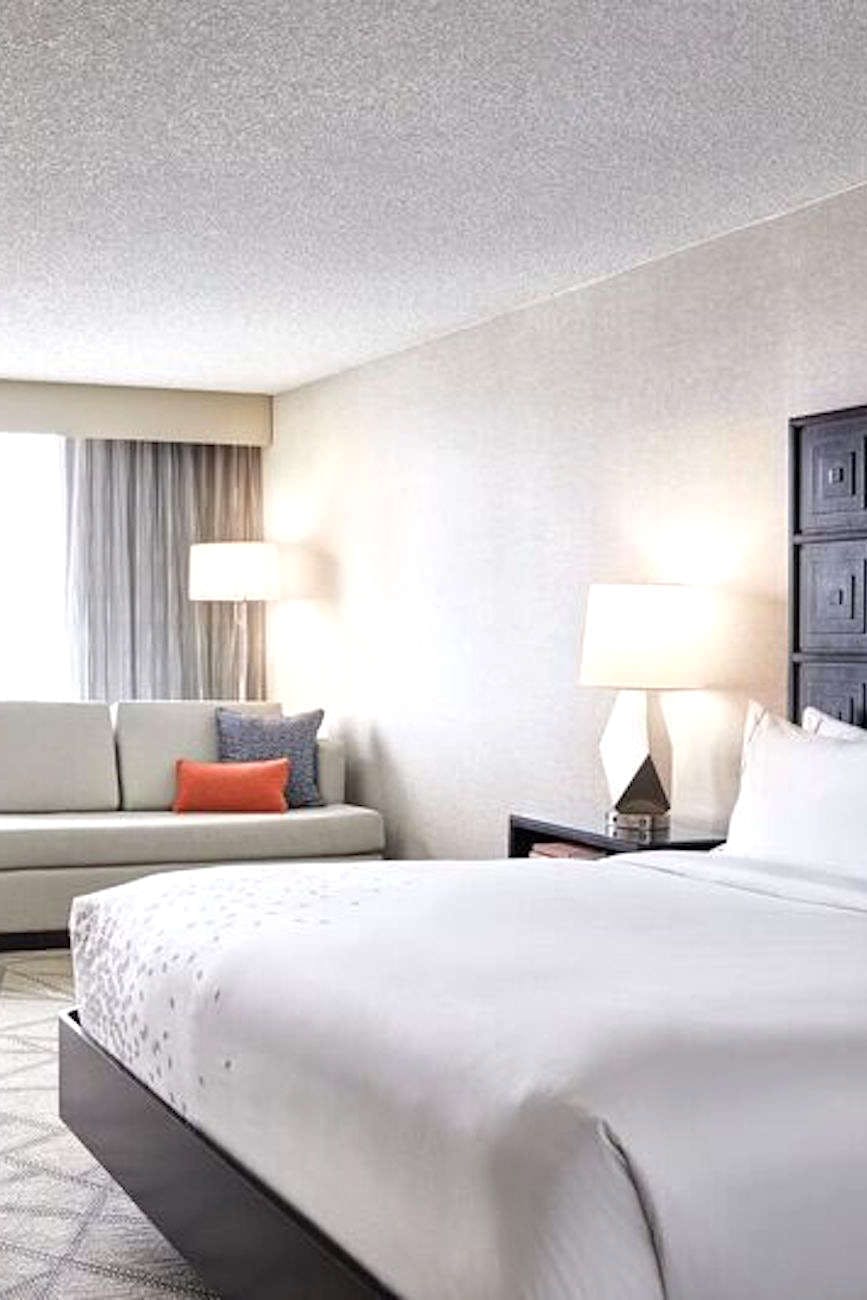 Hotel Renaissance Denver Central Park Hotel photo 2