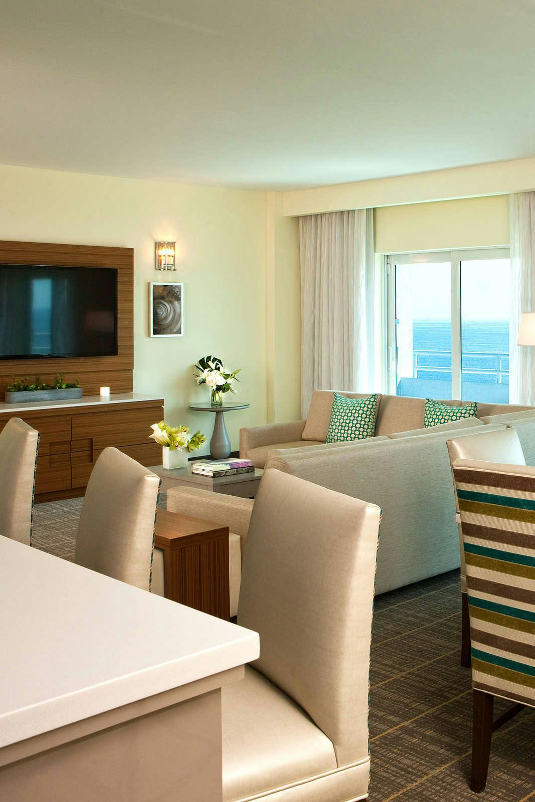 Hotel Ocean Place Resort & Spa - Presidential Suite photo 2