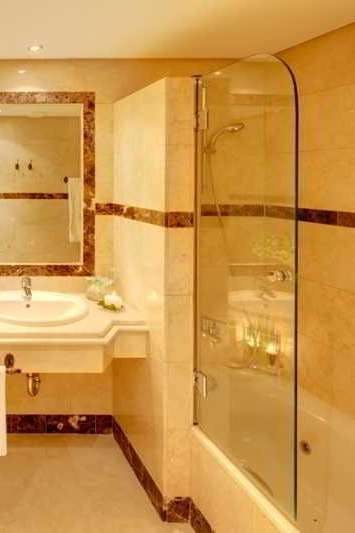 Hotel Vasari Resort photo 1