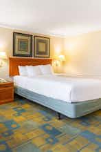 Hotel La Quinta Inn & Suites by Wyndham Redding photo 2