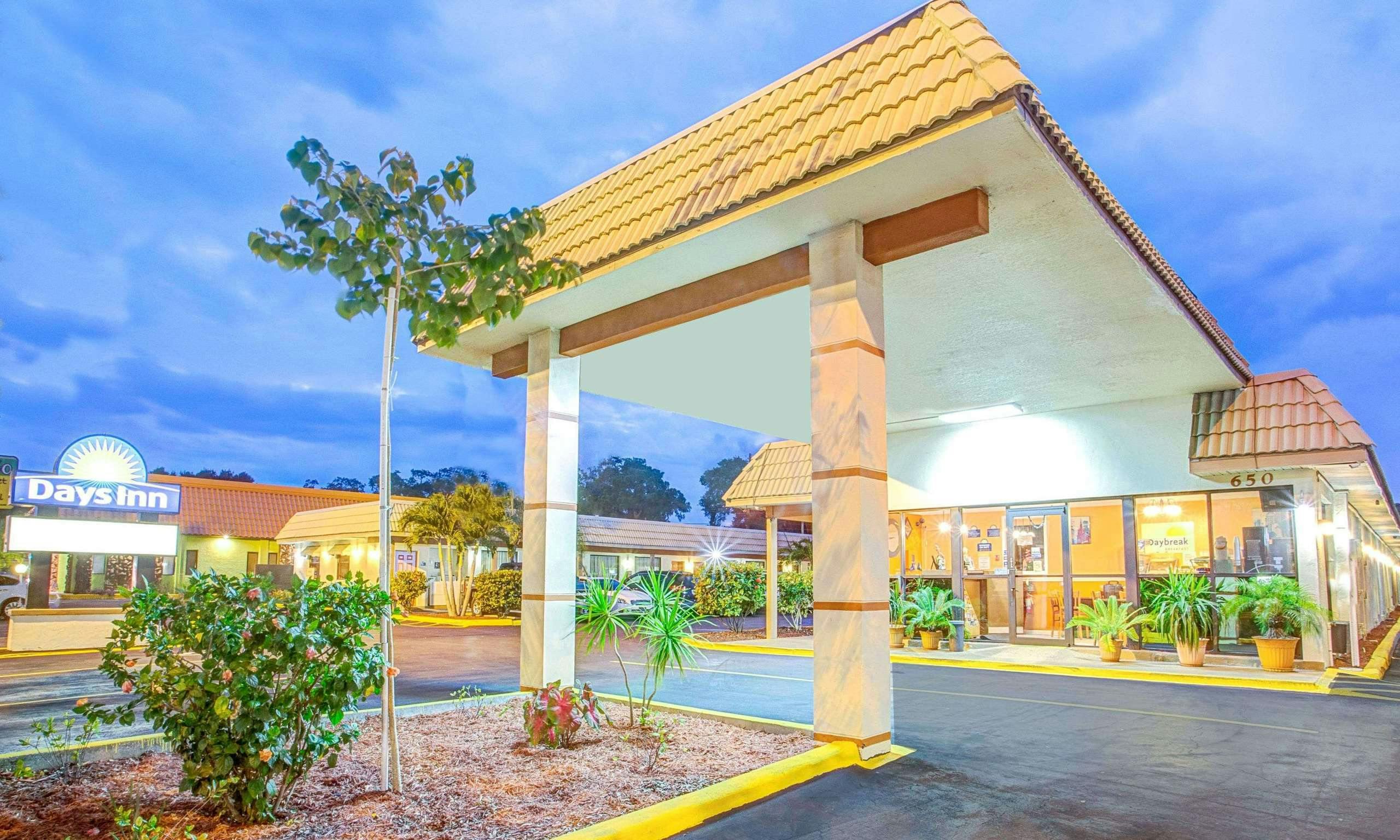 Days Inn St Petersburg Central