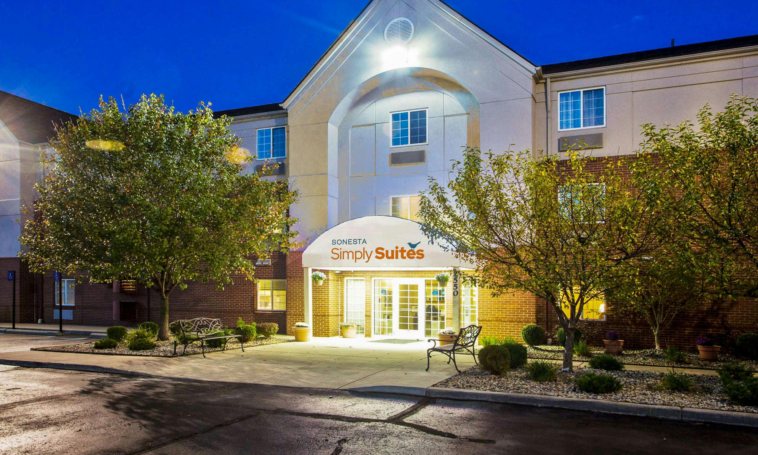 Sonesta Simply Suites Detroit Troy