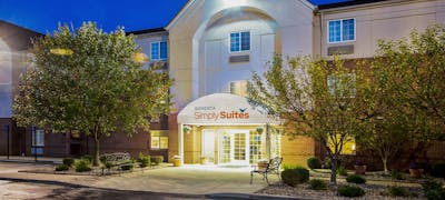 Sonesta Simply Suites Detroit Troy