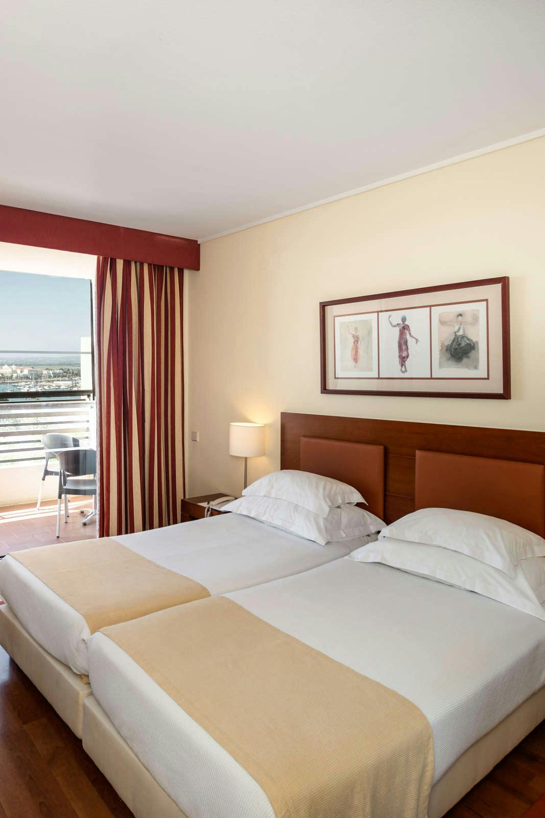 Hotel Vila Galé Ampalius photo 2