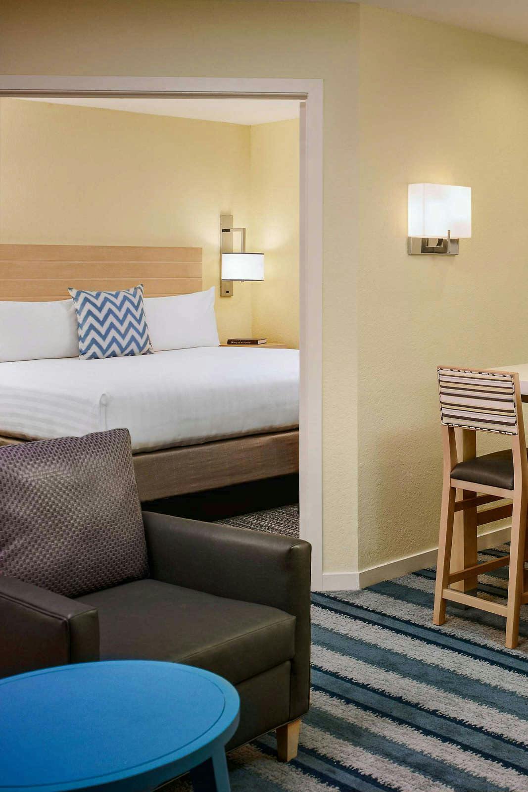 Hotel Sonesta ES Suites Somerset photo 2