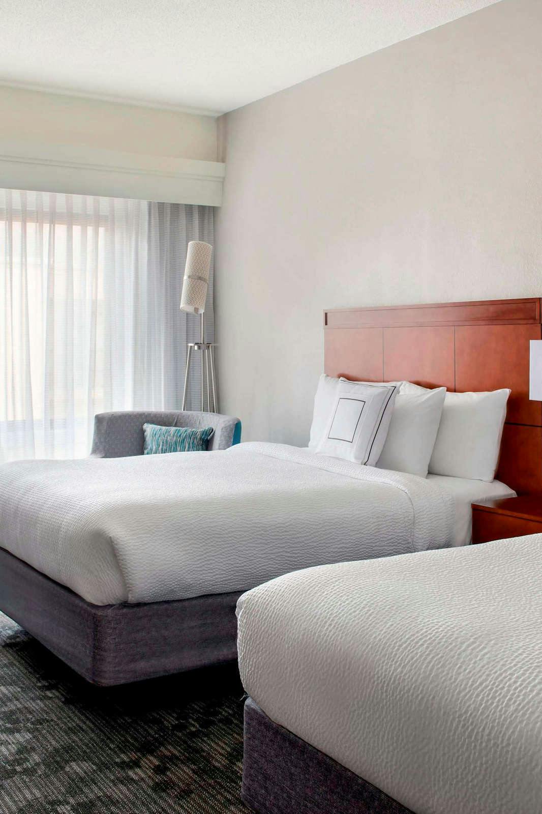 Hotel Sonesta Select Newport Middletown photo 2