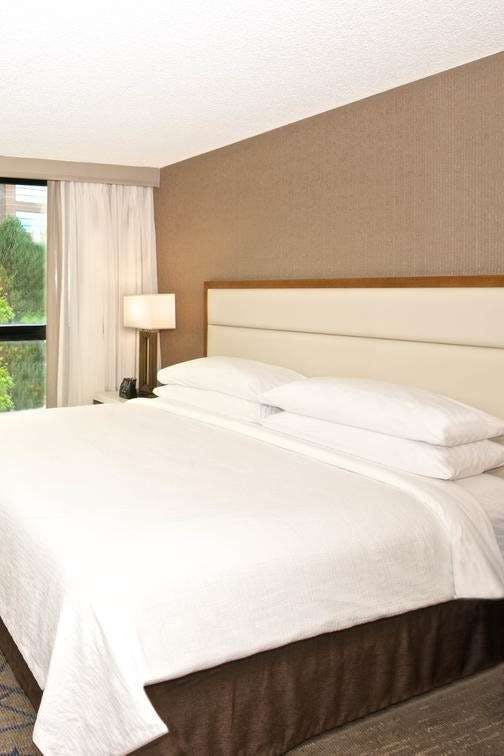 Hotel Embassy Suites By Hilton Seattle North Lynnwood photo 1