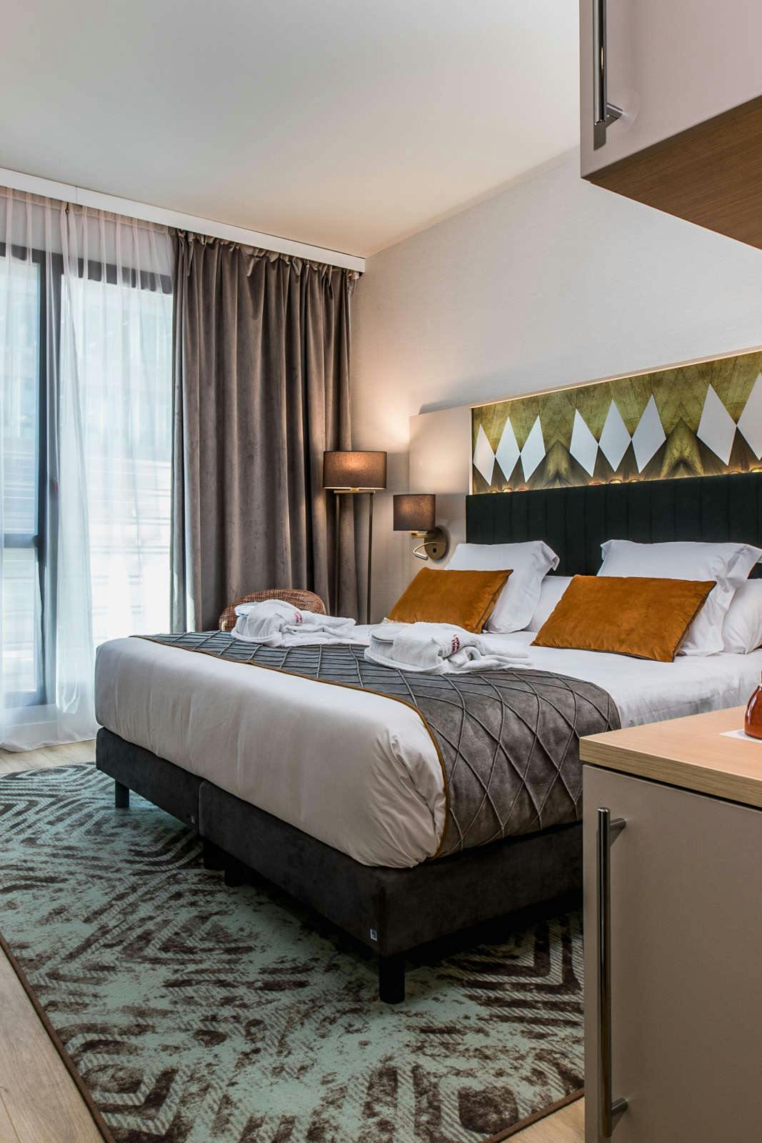 Hotel Leonardo Royal Hotel Barcelona Fira photo 2