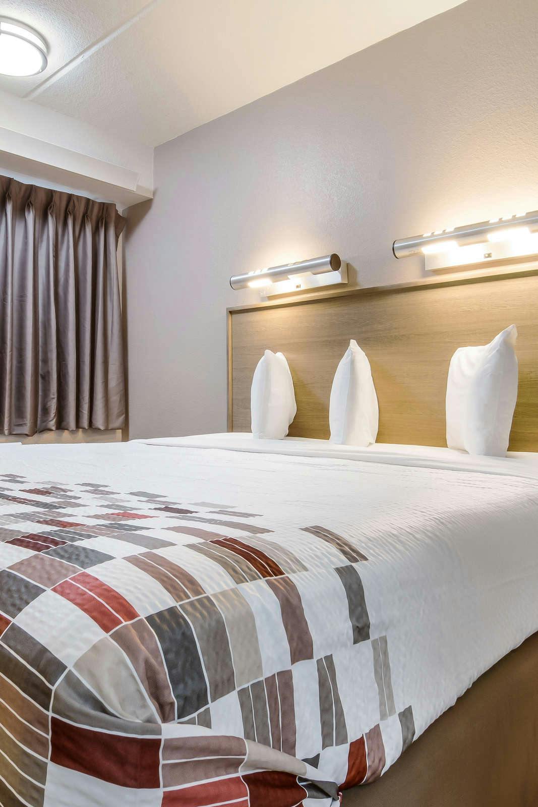 Hotel Red Roof Inn Detroit - Farmington Hills photo 2