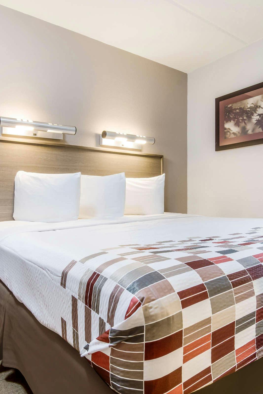 Hotel Red Roof Inn Detroit - Farmington Hills photo 1