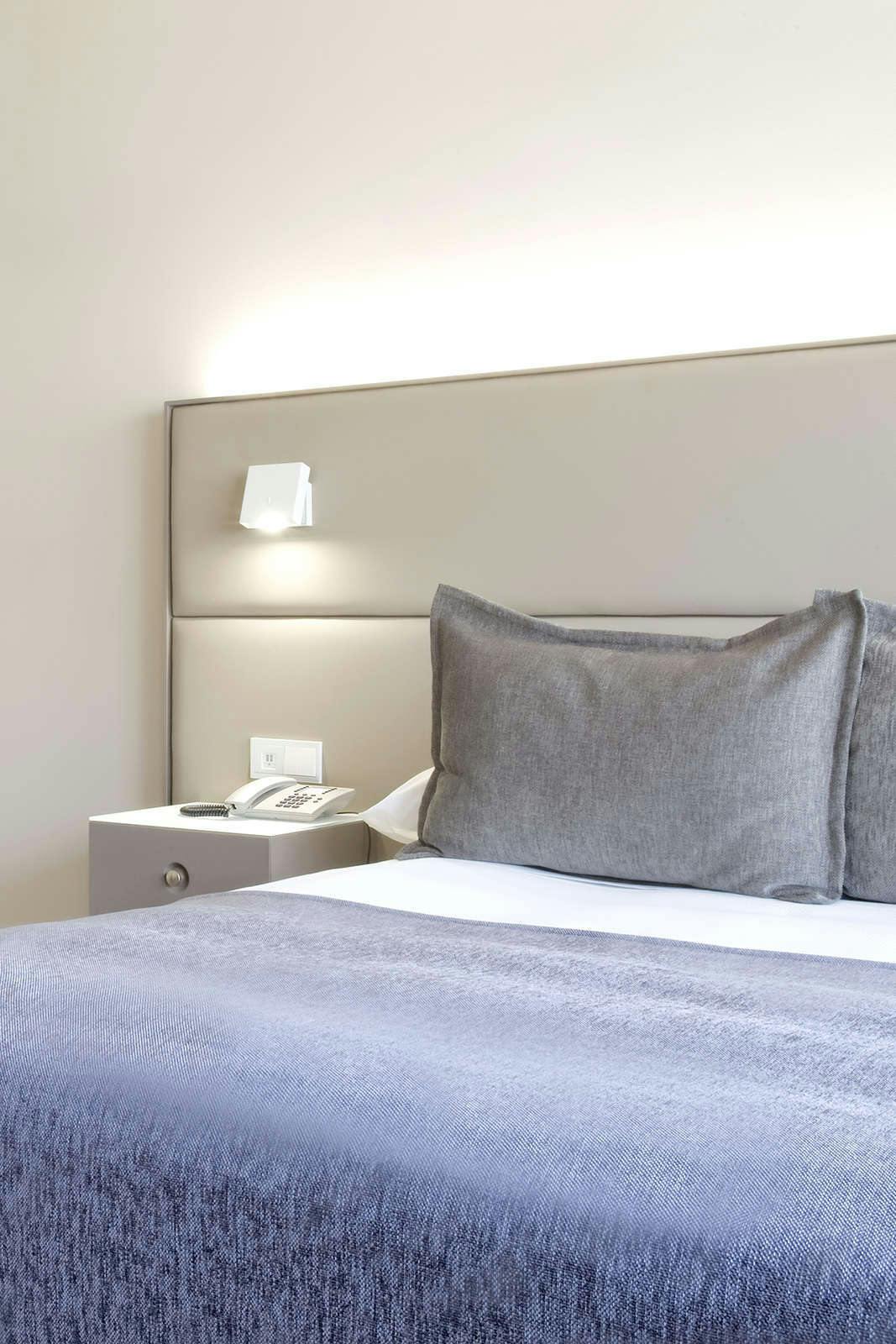 Hotel Sallés Hotel Pere IV photo 2