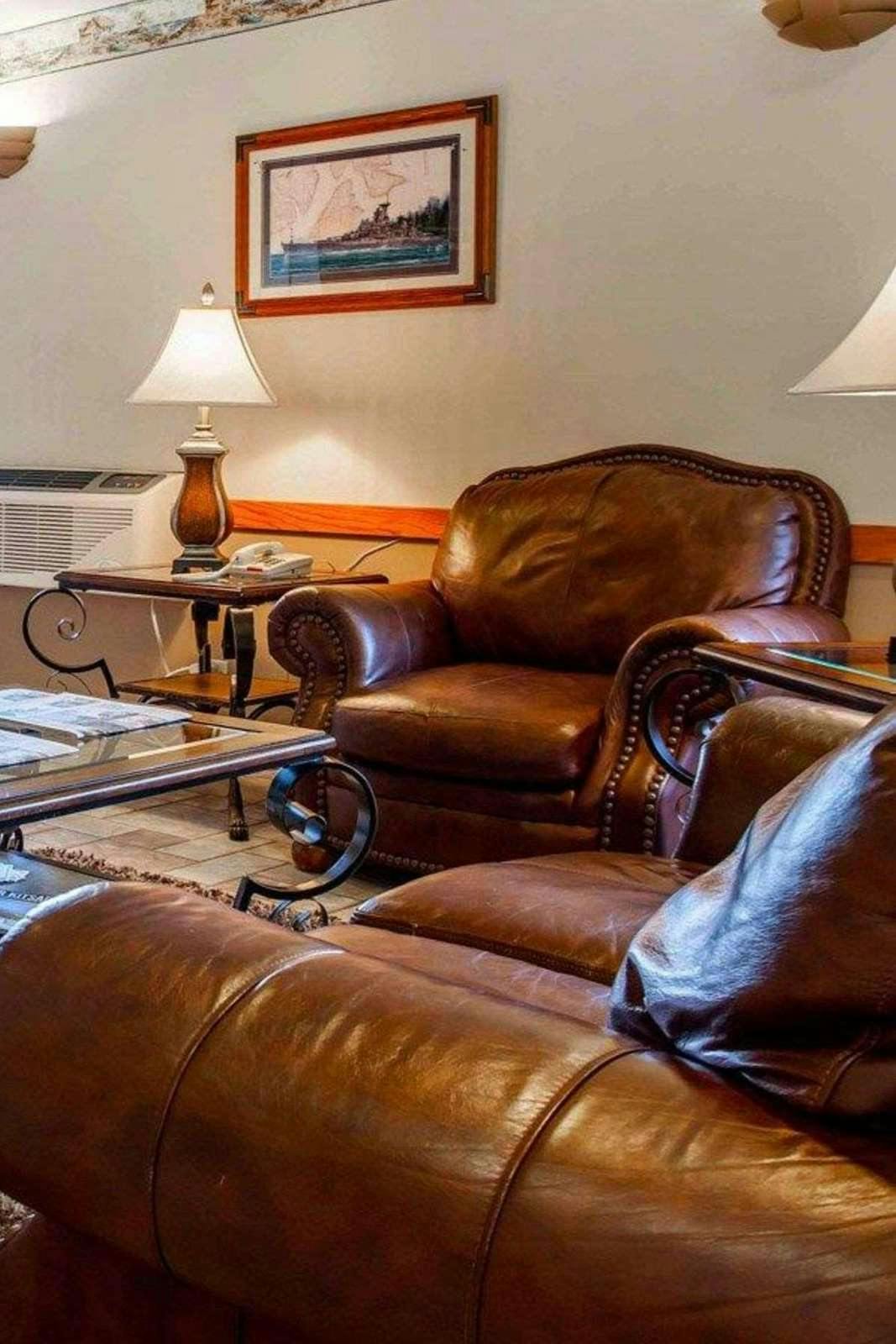 Hotel Quality Inn & Suites Bremerton near Naval Shipyard photo 1