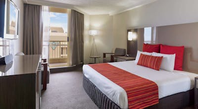 NOVOTEL SURFERS PARADISE