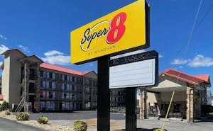 Super 8 by Wyndham Pigeon Forge Downtown
