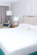 Hotel DoubleTree by Hilton Chicago - North Shore Conference Center photo 2