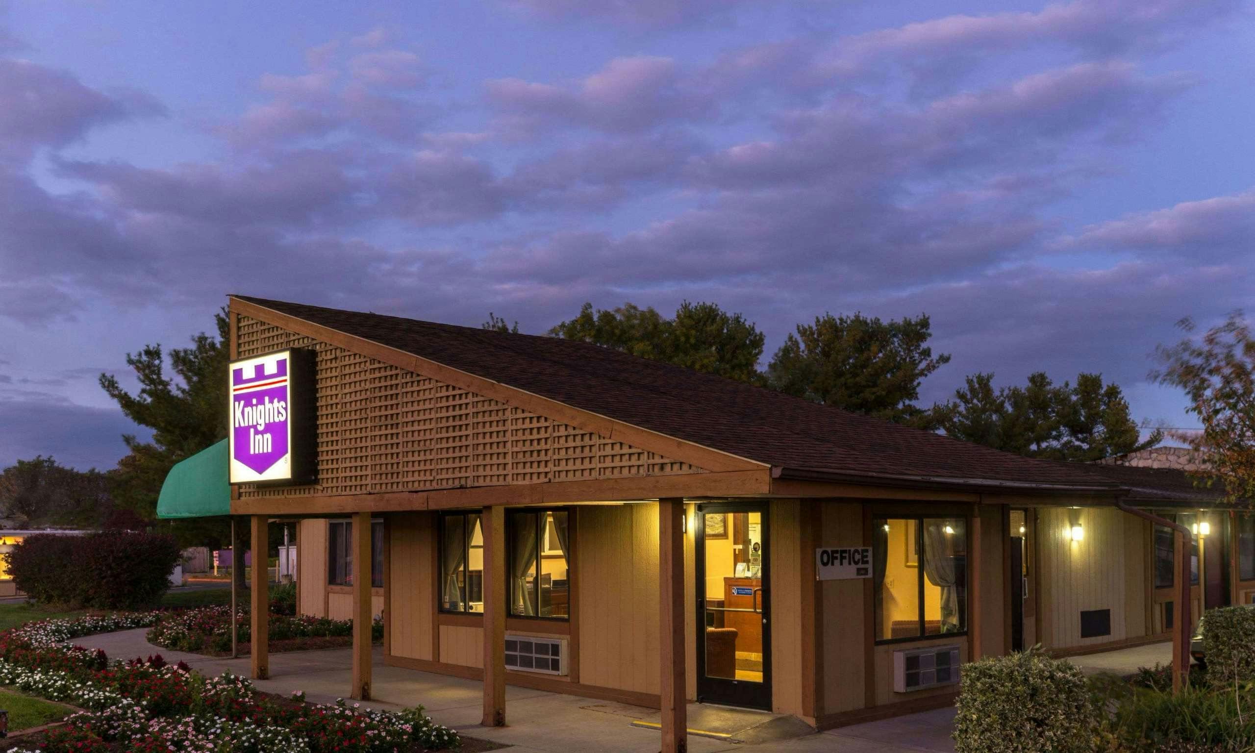 Knights Inn Martinsburg