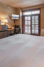 Hotel The Village at Palisades Tahoe photo 4