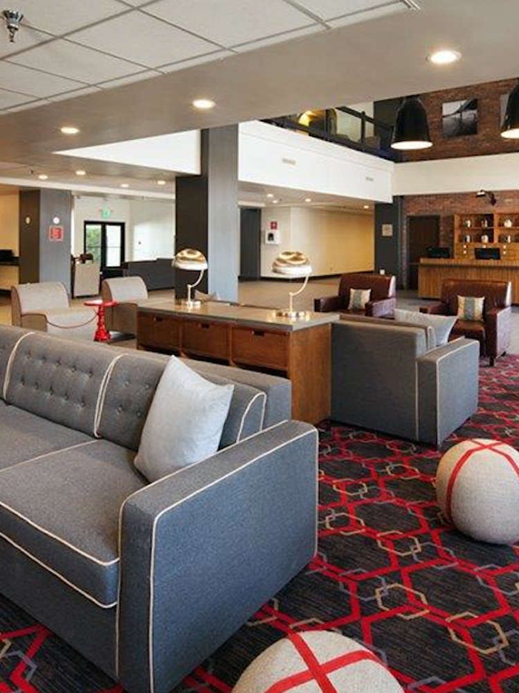 Hotel Four Points by Sheraton Phoenix South Mountain photo 4