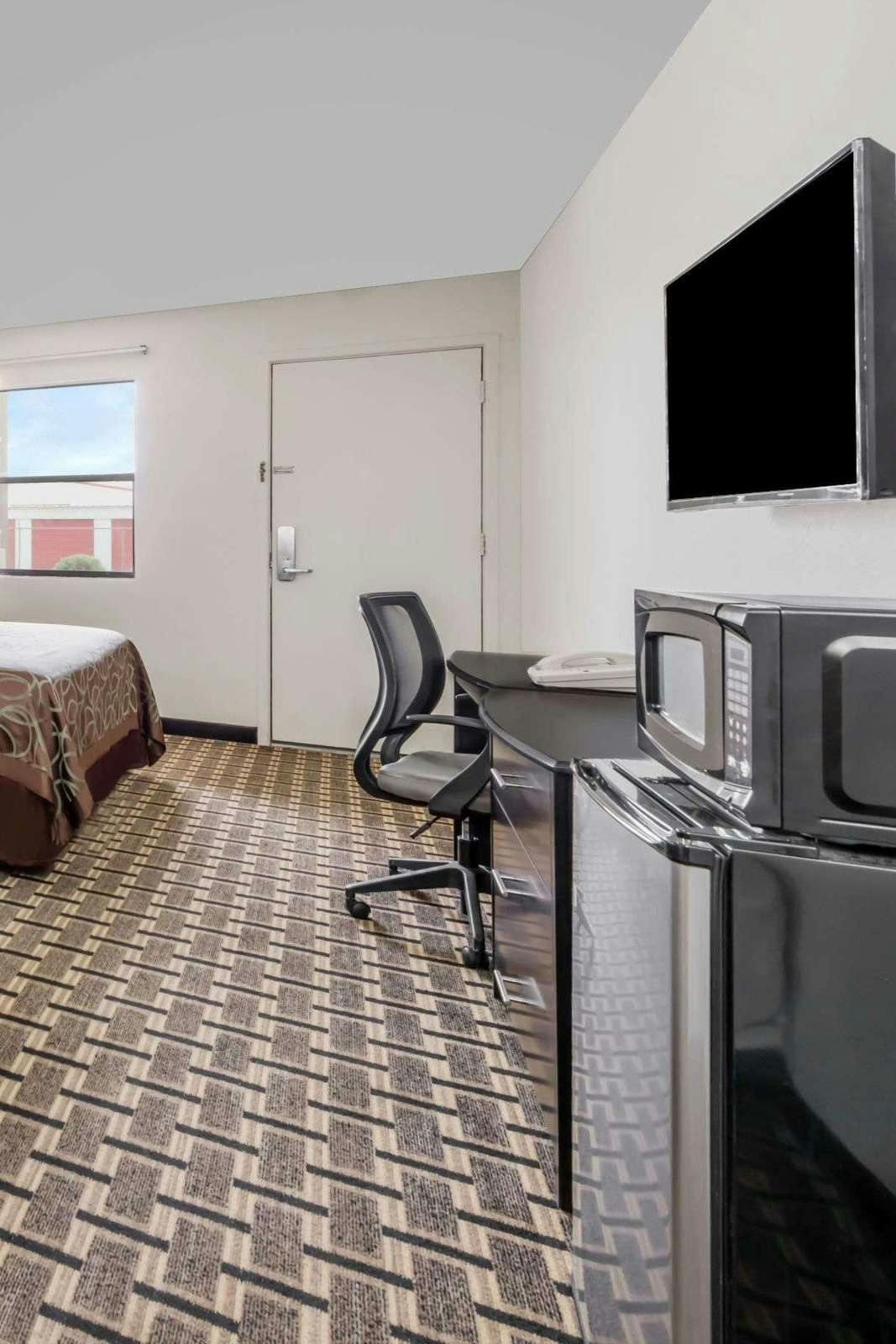 Hotel Knights Inn Slaton photo 3