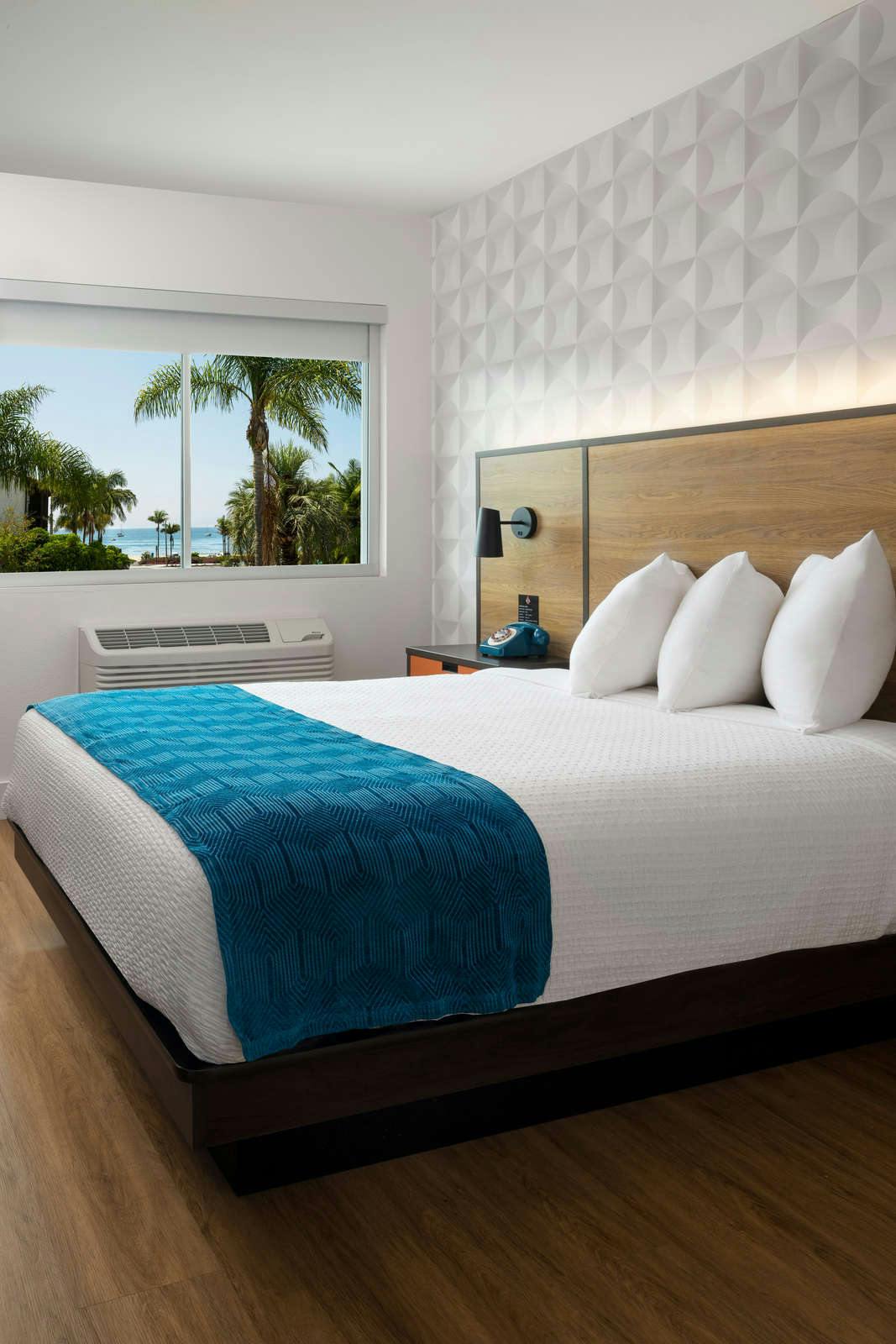 Hotel Motel 6 Santa Barbara - Beach photo 2