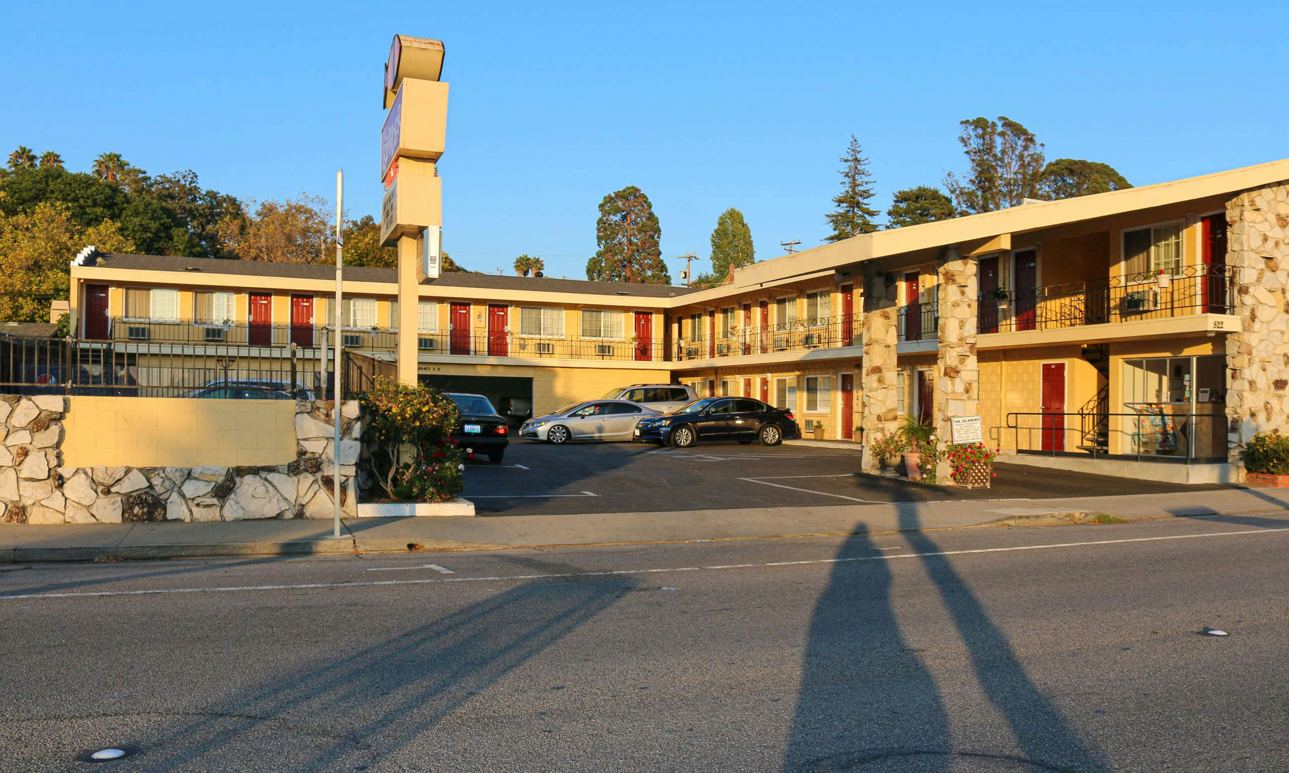 Cheap Last Minute Hotel Deals in Santa Cruz from 84 HotelTonight