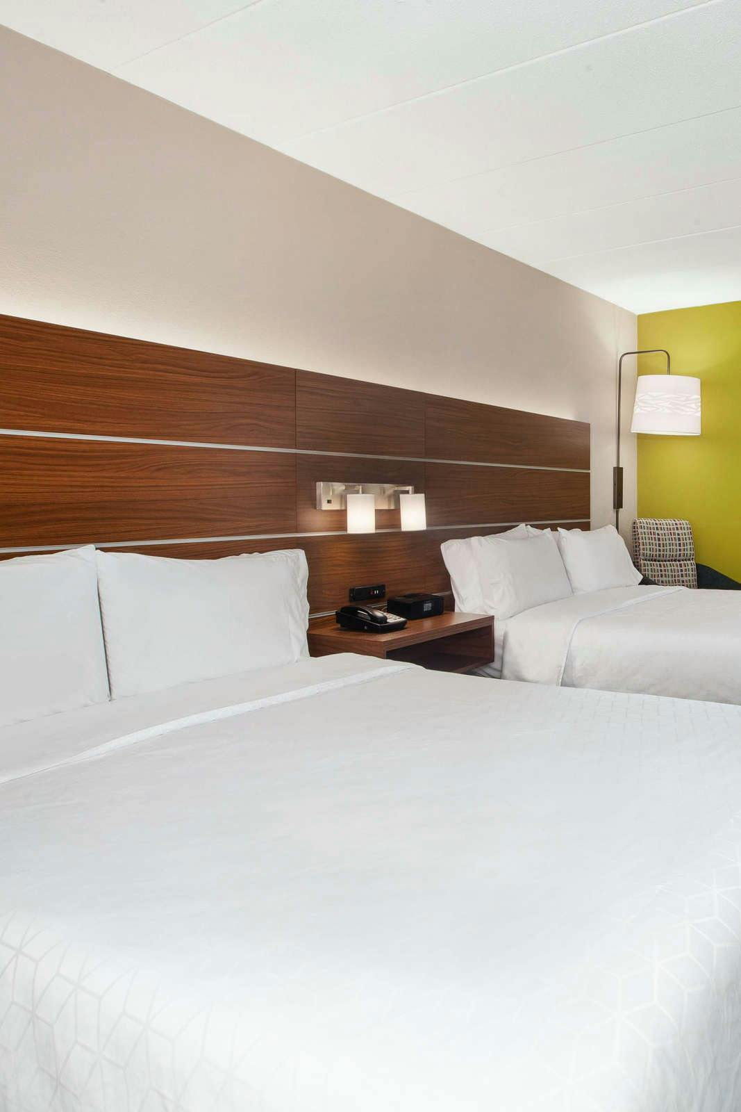 Hotel Holiday Inn Express Fairfax photo 3