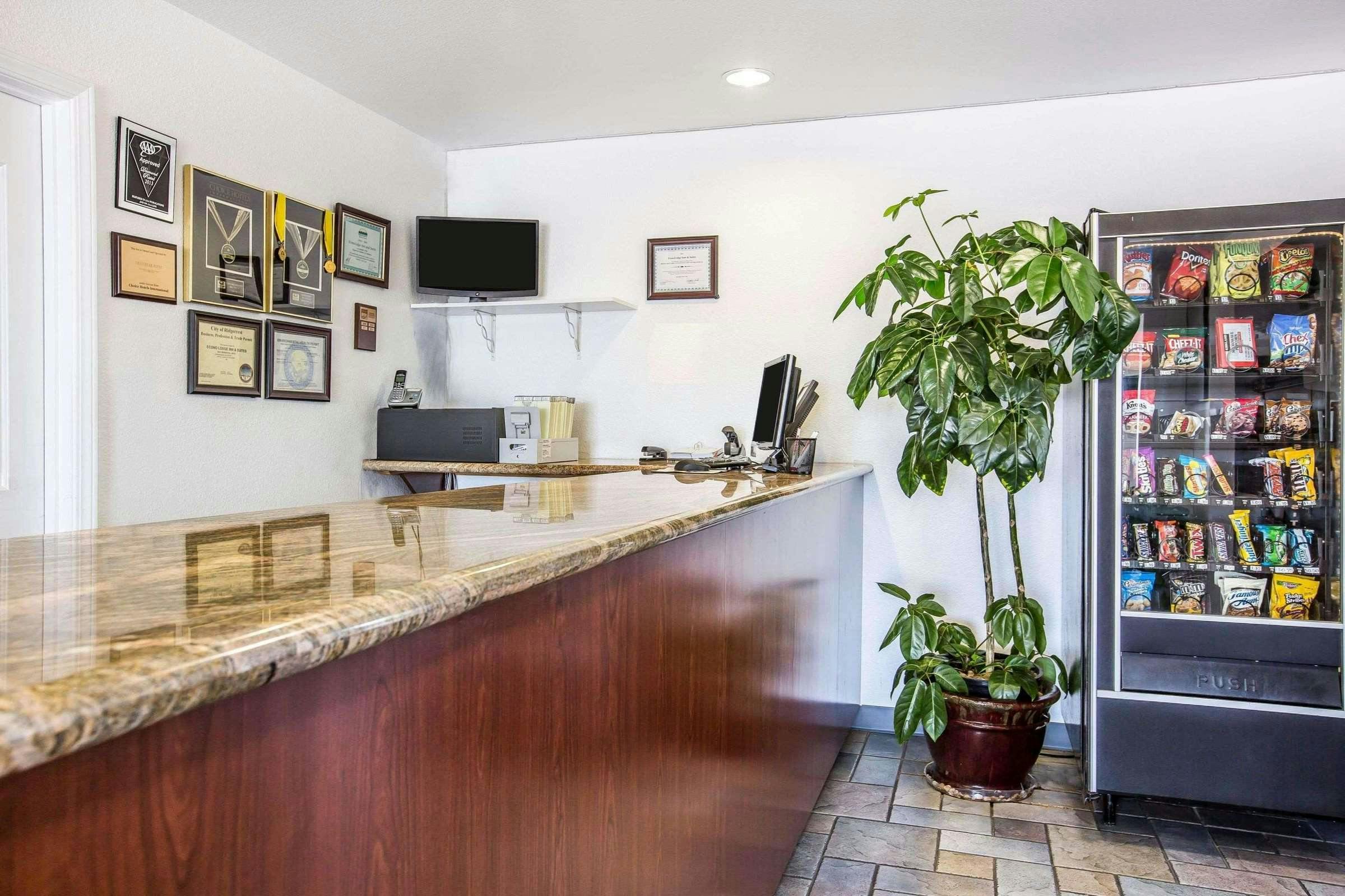 Hotel Days Inn by Wyndham Ridgecrest near China Lake Naval Station photo 5