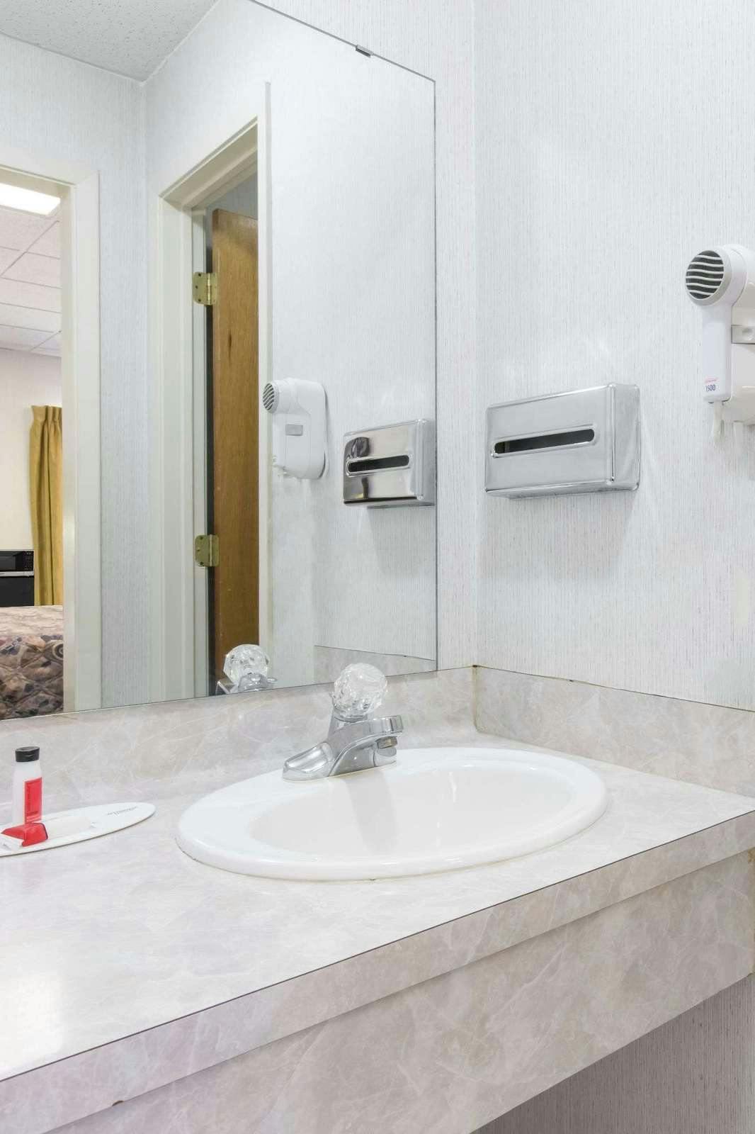 Hotel Knights Inn Longview photo 4