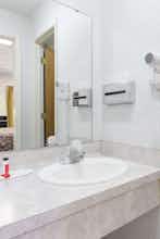 Hotel Knights Inn Longview photo 4