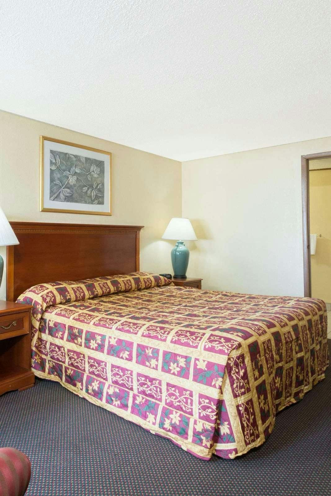 Hotel Knights Inn Martinsburg photo 1