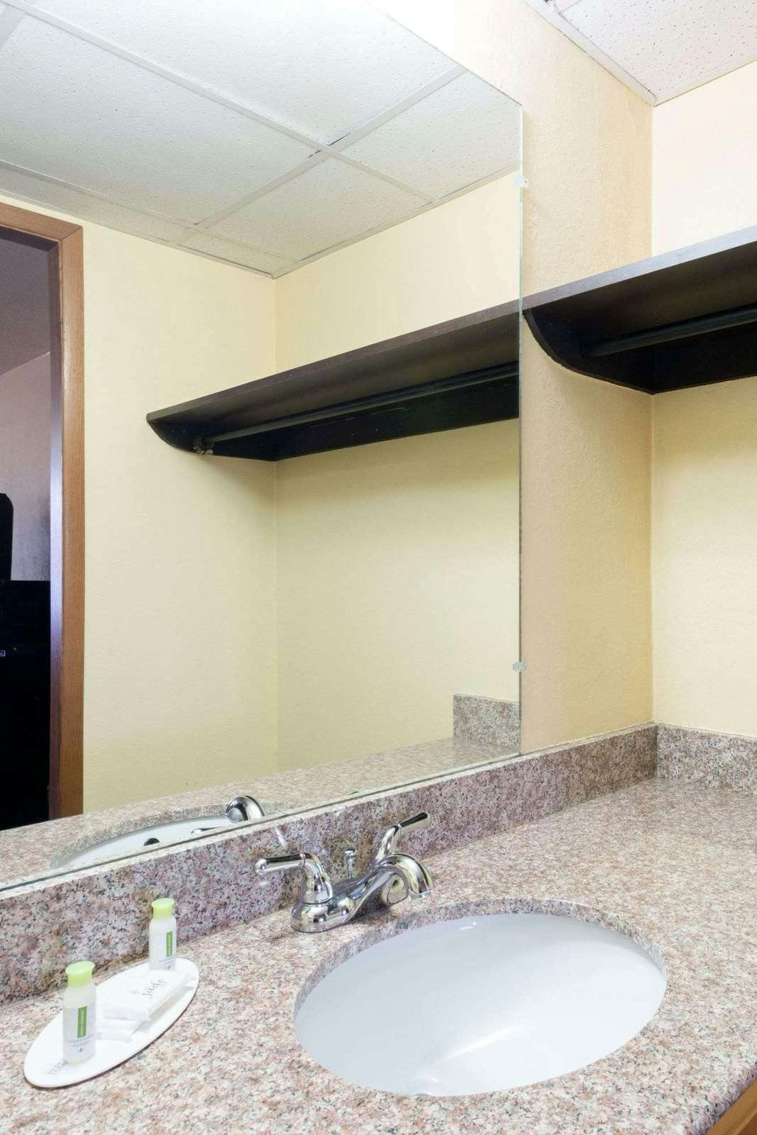 Hotel Knights Inn Martinsburg photo 4