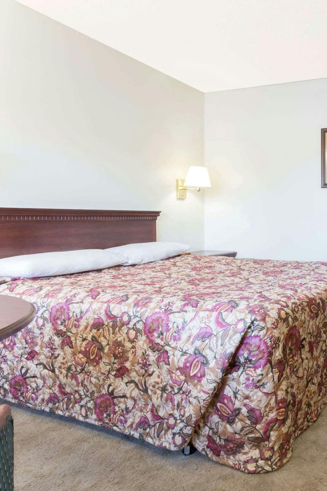 Hotel Knights Inn Baker City photo 1