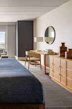 Hotel Newport Harbor Island Resort photo 1