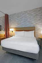 Hotel Home2 Suites by Hilton Milwaukee Downtown photo 3