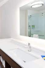 Hotel Holiday Inn Express & Suites Fayetteville photo 4