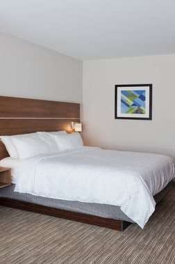 Hotel Holiday Inn Express & Suites Fayetteville photo 1