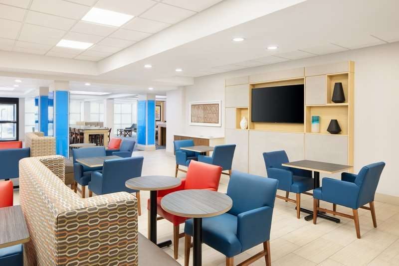 Hotel Holiday Inn Express & Suites Atlanta Tucker Northlake photo 5
