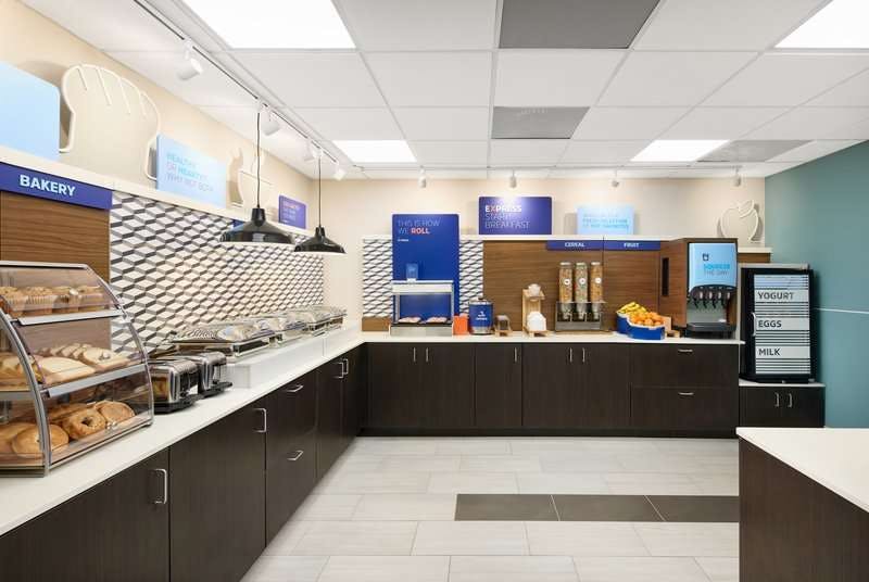 Hotel Holiday Inn Express & Suites Atlanta Tucker Northlake photo 4