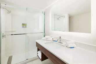 Hotel Holiday Inn Express & Suites Atlanta Tucker Northlake photo 3