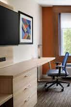 Hotel Holiday Inn Express & Suites Jackson photo 2