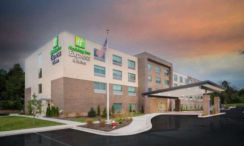 Holiday Inn Express & Suites Brevard – City Center