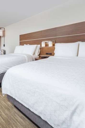 Hotel Holiday Inn Express & Suites Brevard – City Center photo 3