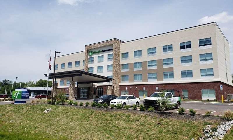 Holiday Inn Express & Suites Nashville North Springfield